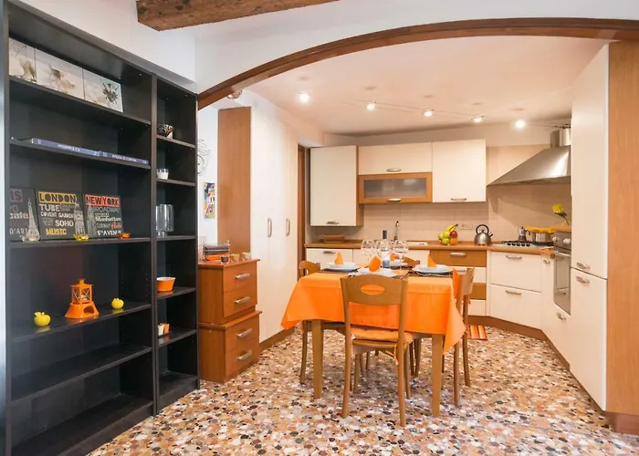 In The House Apartman *